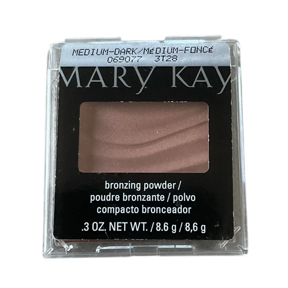 MARY KAY Women’s Bronzing Powder Medium/Dark w/Applicator New In Case